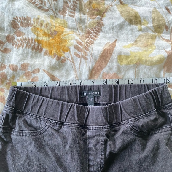 Eileen Fisher Pull on Jean Cropped - Picture 4 of 5